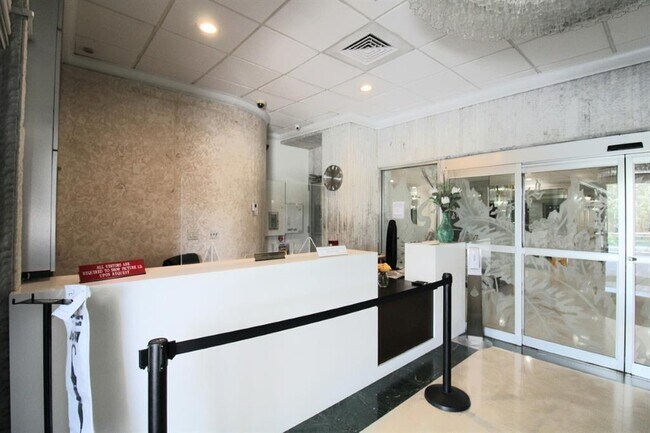 Building Photo - 3900 Galt Ocean Dr