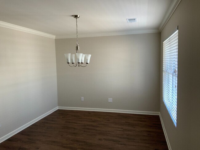 Building Photo - Chelsea Reserve  4 BR / 2.5 Ba / 2 family Room / 2 stories