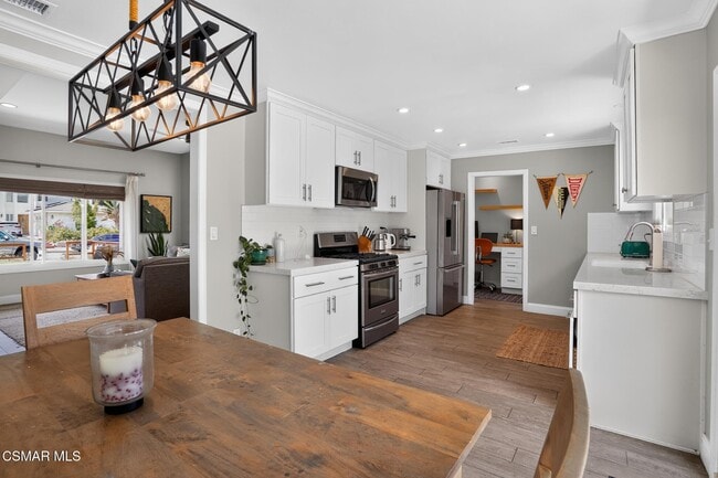 Building Photo - 25031 Adelanto Dr