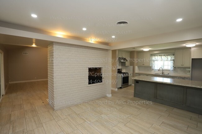 Building Photo - 11411 Chapman Ave