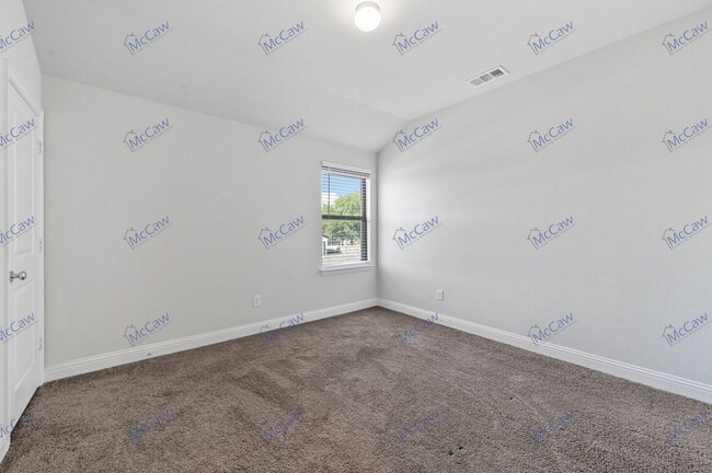 Building Photo - 807 Ponds Edge Ln