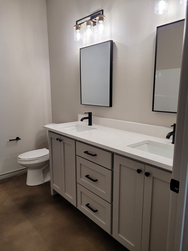 Building Photo - 22882 County Rd 181