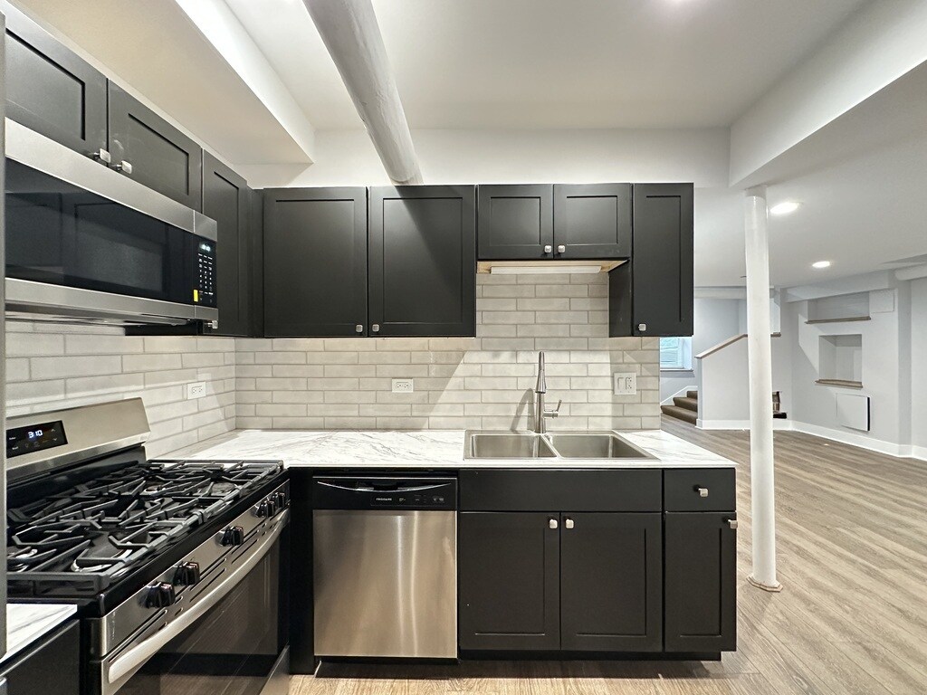 Building Photo - 5010 N Springfield Ave