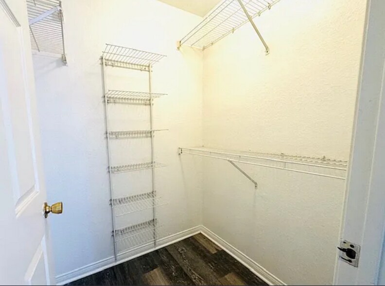 Building Photo - 1447 W 228th St