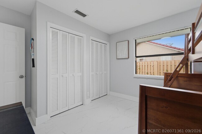 Building Photo - 301 Knotty Wood Ln