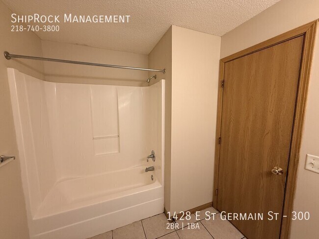 Building Photo - 1428 E St Germain St