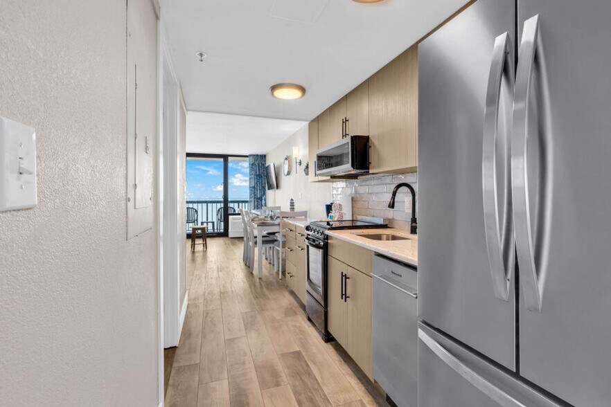 Building Photo - 2311 S Ocean Blvd