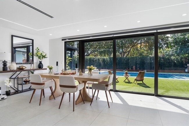 Building Photo - 4000 N Circle Dr