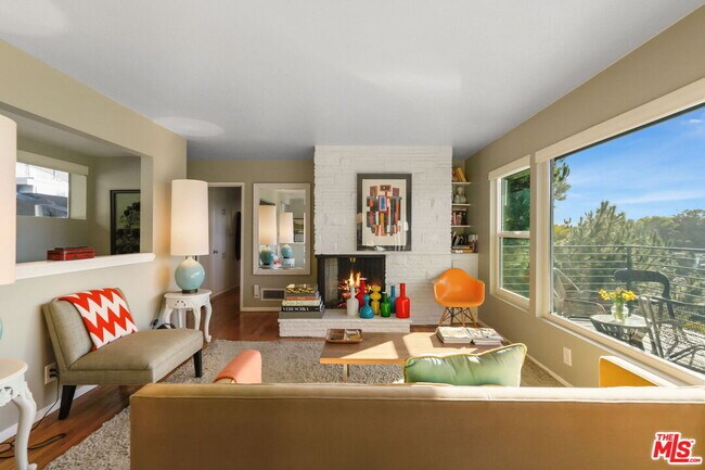 Building Photo - 1313 Corona Dr