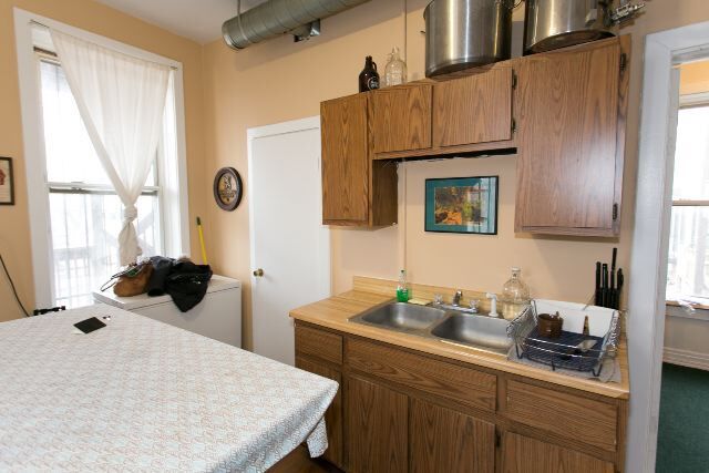 Building Photo - 1228 N Maplewood Ave