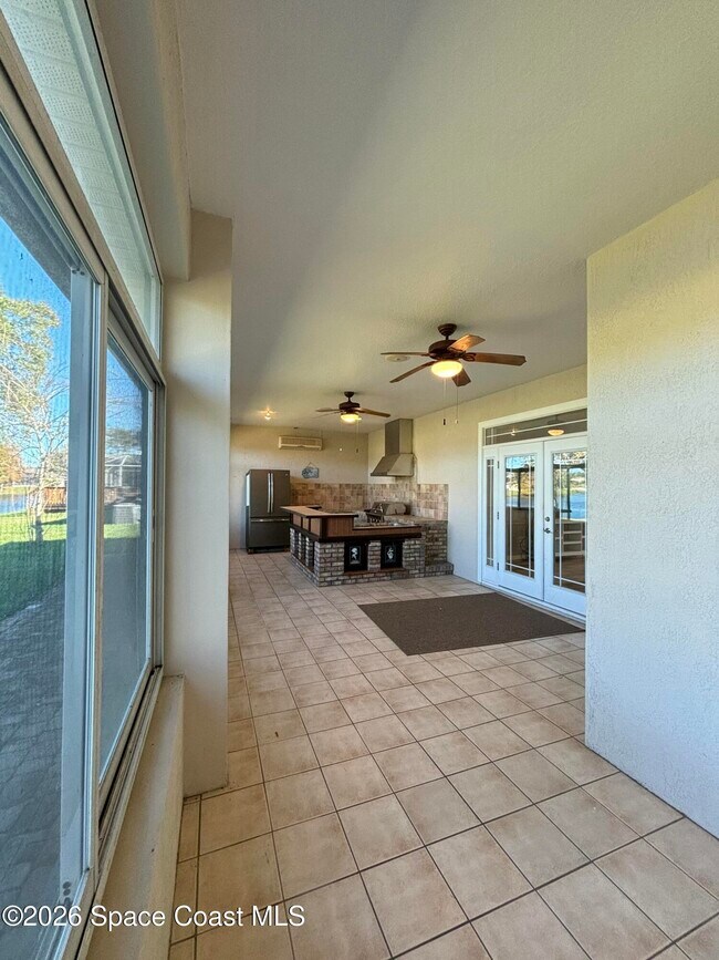 Building Photo - 2542 Woodfield Cir