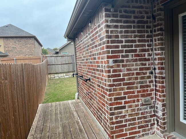 Building Photo - 9905 Cottontail Ln