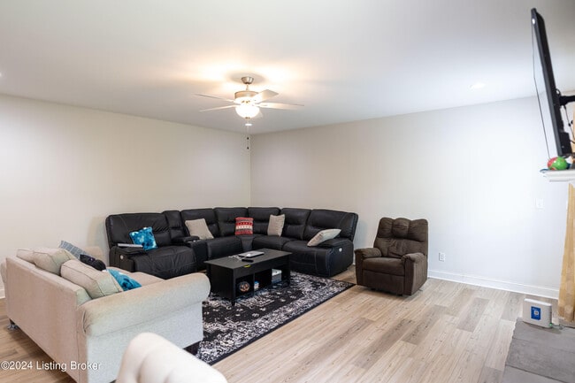 Building Photo - 213 Belden Trl