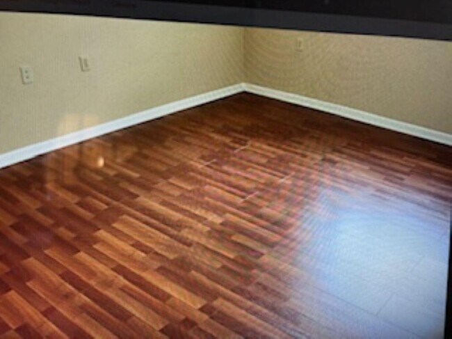 Building Photo - 1007 Lake Terry Dr