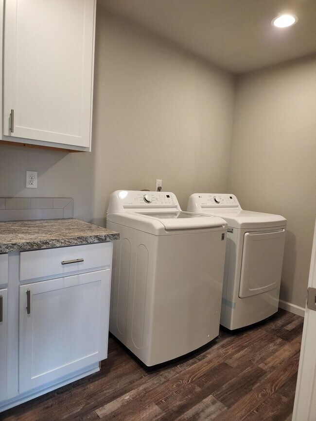 Building Photo - Yelm Creek Estates, New Construction 4 Bedroom, 2.5 Bathroom Home!