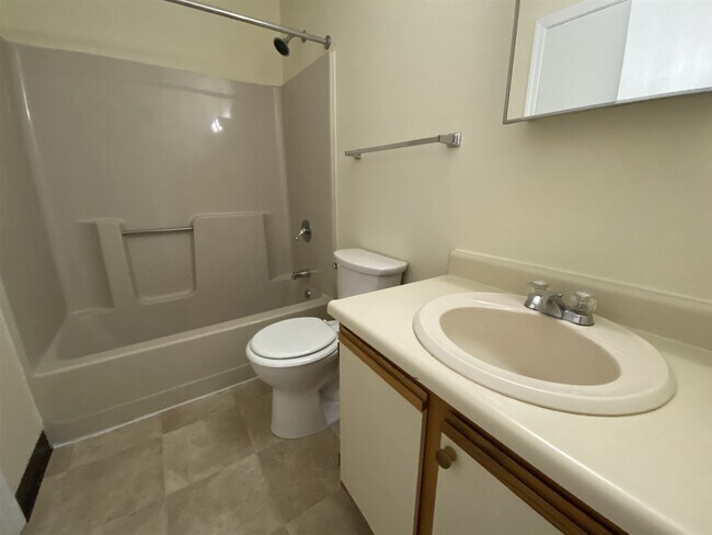 Building Photo - 133 Eastern Ave