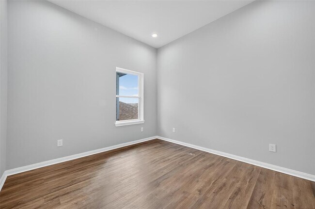 Building Photo - 4922 Paradigm Ln