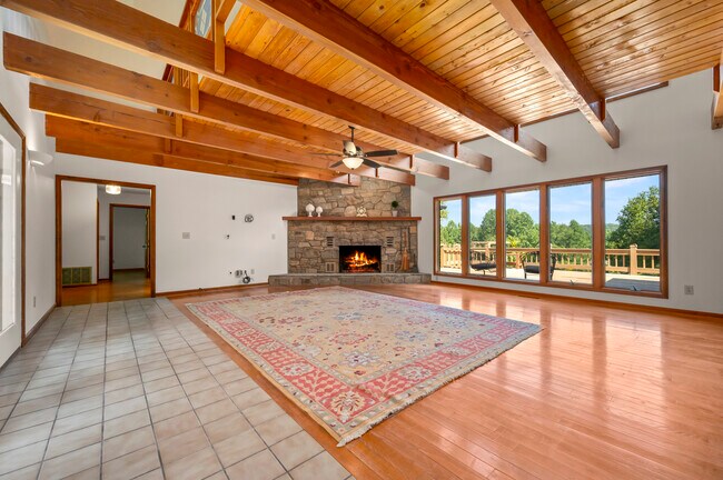 Building Photo - 26 Canter Ct