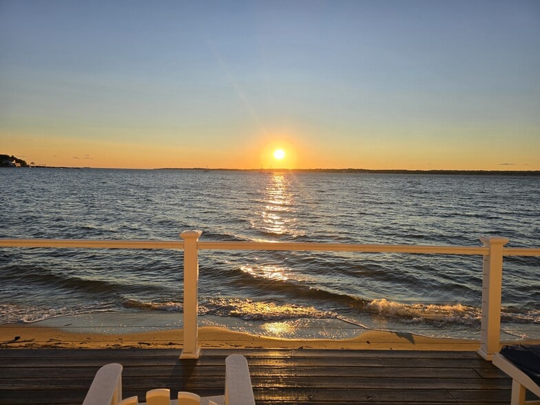 Building Photo - 92 Townsend Ave