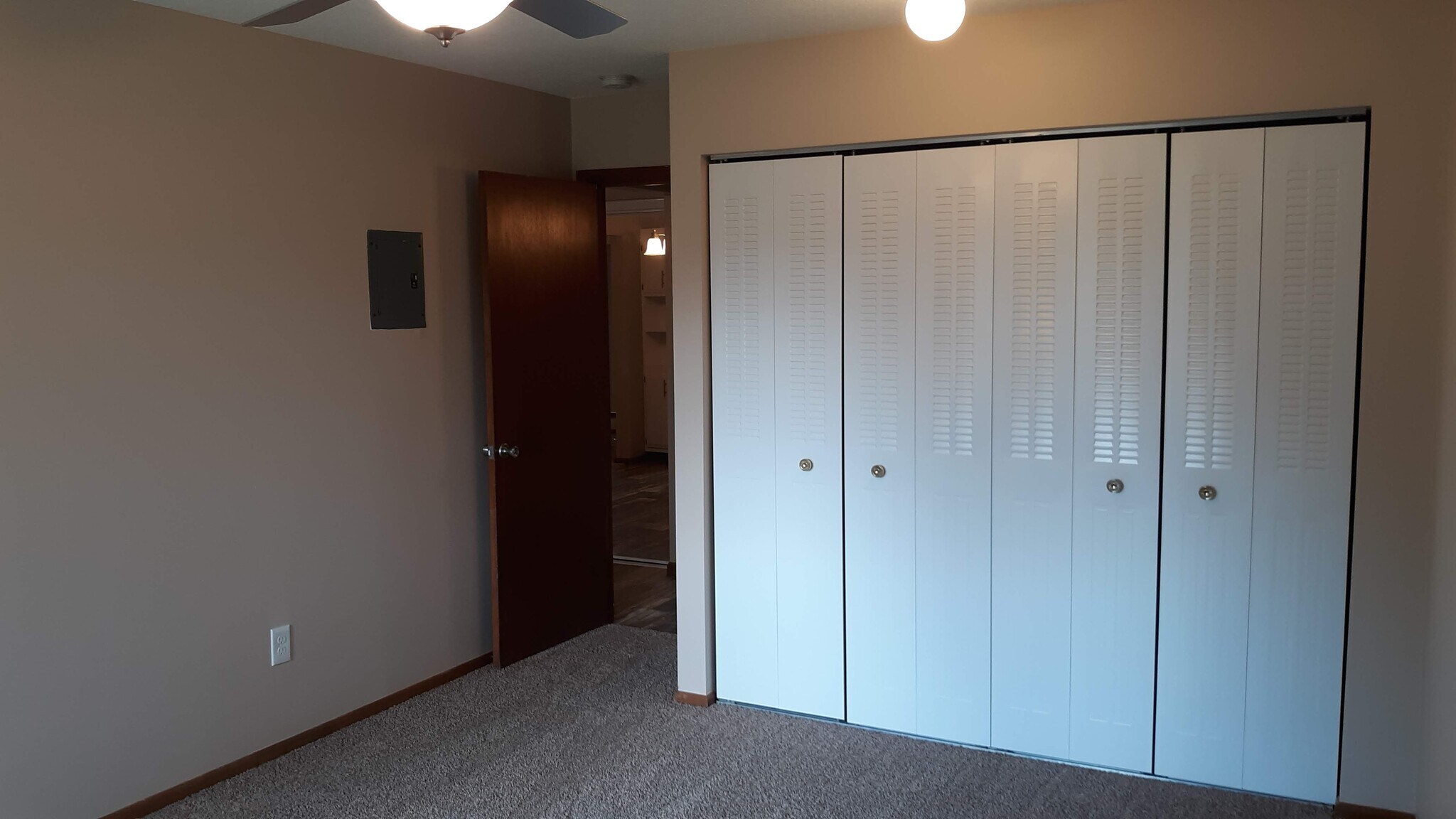 Building Photo - 362 Elton Hills Dr NW