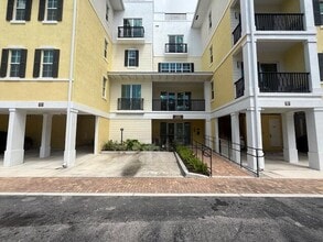 Building Photo - 225 S Latitude Cir