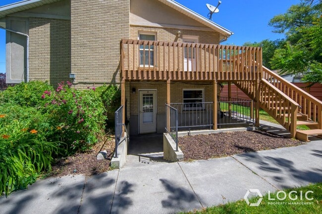 Building Photo - 5613/5617 S 1250 E