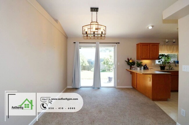 Building Photo - 1976 Chiella Ln