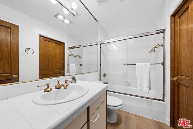 Building Photo - 15500 Sunset Blvd