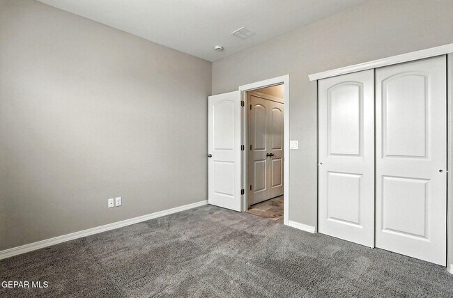Building Photo - 12360 Desert Path Ct