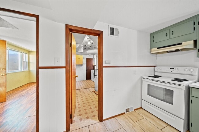 Building Photo - 709 Milan Ave