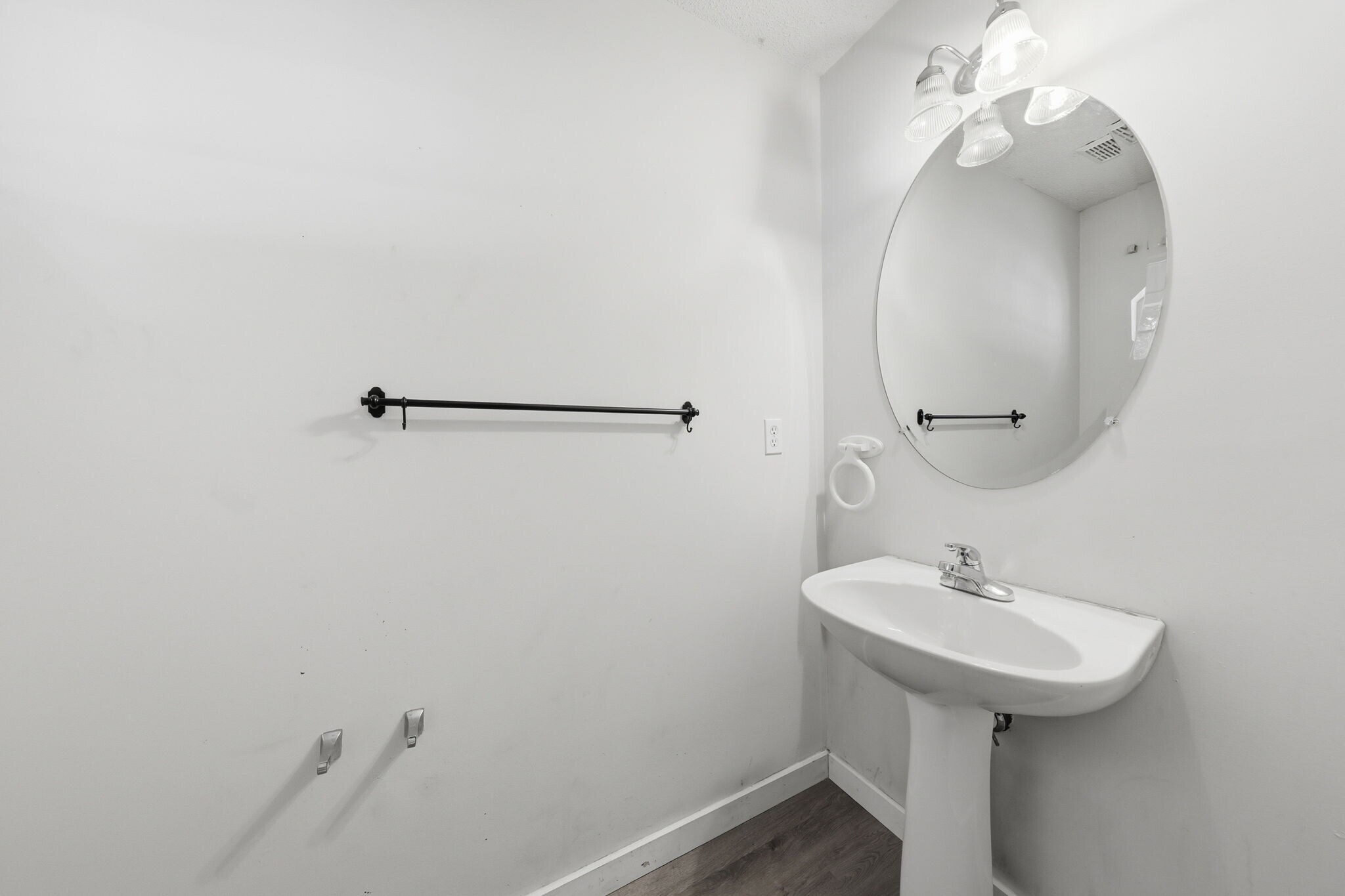 Building Photo - 345 Crooked Pine Trl