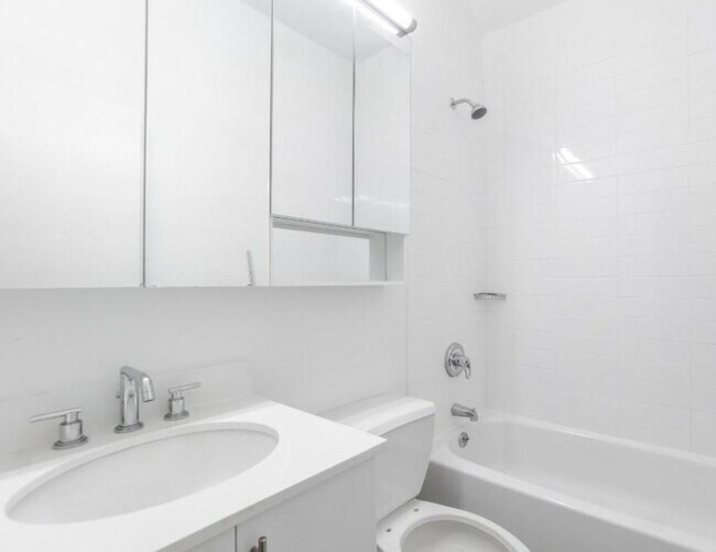 Building Photo - 2 bedroom in New York NY 10018