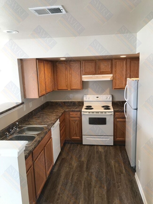 Building Photo - 2229 Westridge Dr