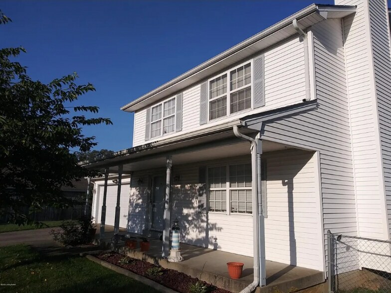 Building Photo - 143 Wiltshire Ave