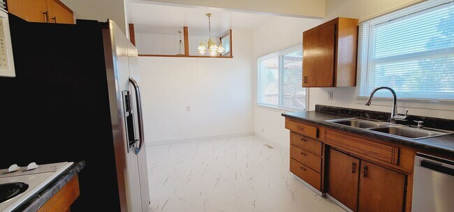 Building Photo - 13240 22nd Ave S