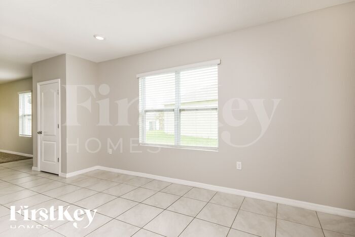 Building Photo - 621 Squires Grove Dr