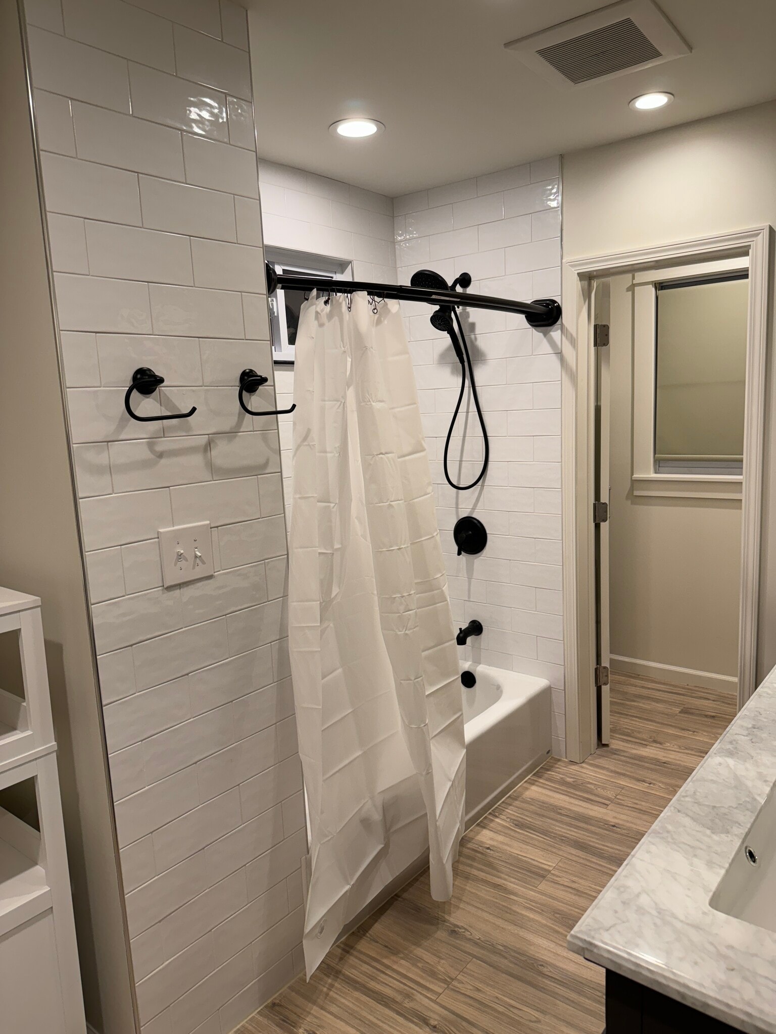 Building Photo - 1612 N Star Ave