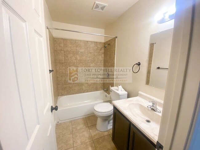 Building Photo - Beautiful 3 bed 2.5 bath home in Phoenix