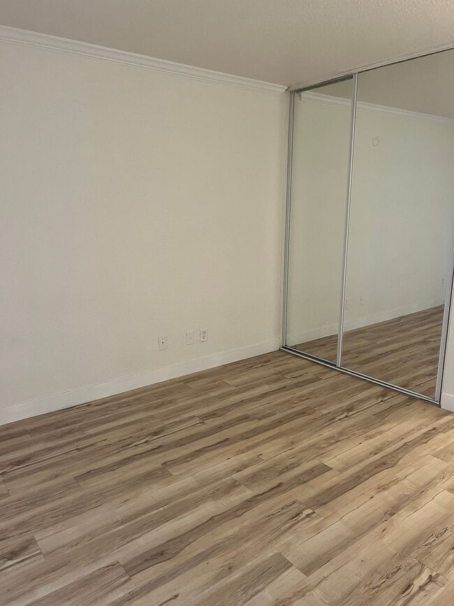 Building Photo - 1019 Dornajo Way