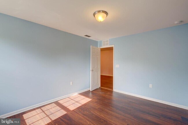 Building Photo - 101 Pearce Ln