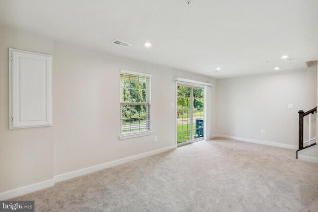 Building Photo - 19753 Grn Vlg Dr