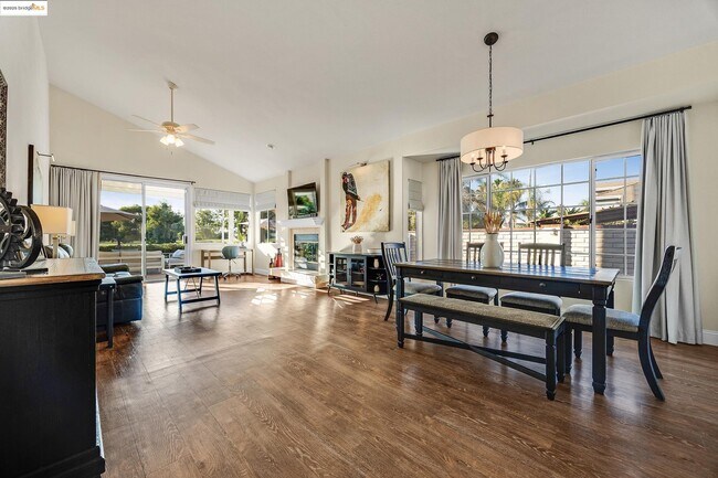 Building Photo - 2380 Wayfarer Dr
