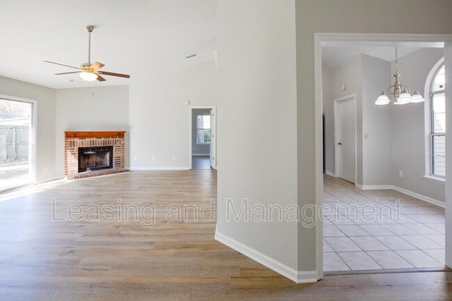 Building Photo - 801 Alwyn Blvd
