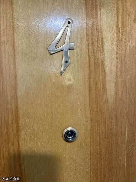 Building Photo - 571 Avenue A