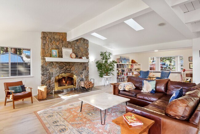 Building Photo - Ideal Family Home in Mill Creek – Walk to ...