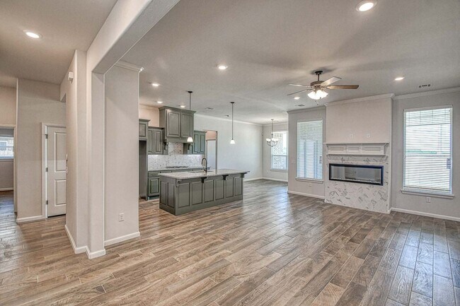 Building Photo - Beautiful Home in Summit Lakes!