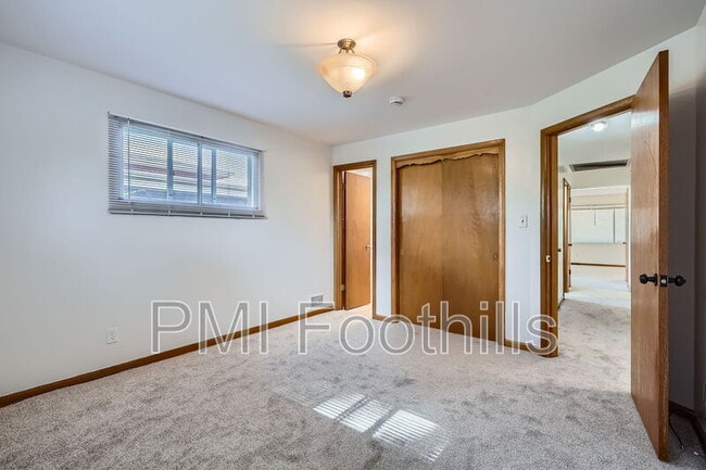 Building Photo - 275 Garnet St