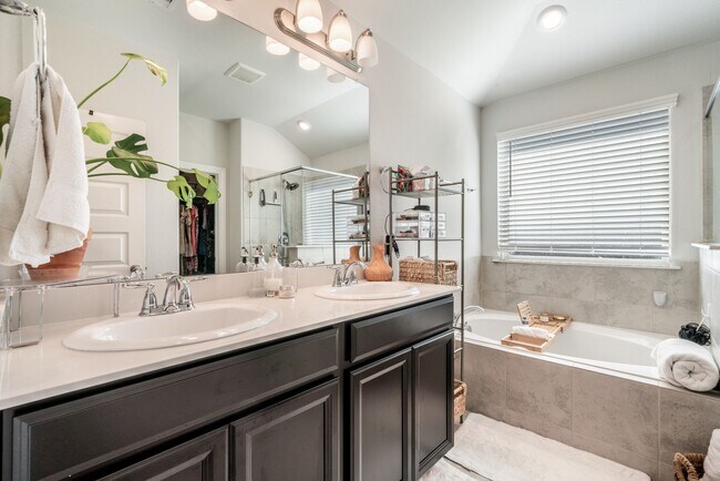 Building Photo - 24810 Timbarra Park Cir