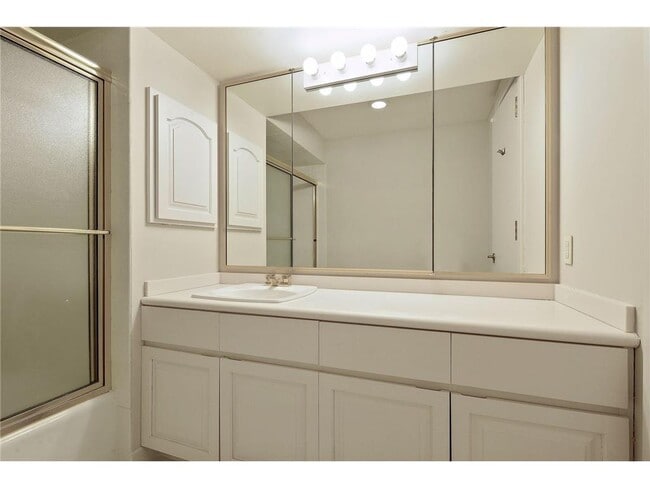 Building Photo - 1830 Eagle Ridge Dr