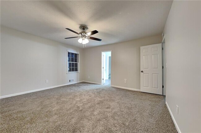 Building Photo - 2210 Grayfield Dr